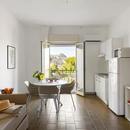 Collina Giardini-Naxos