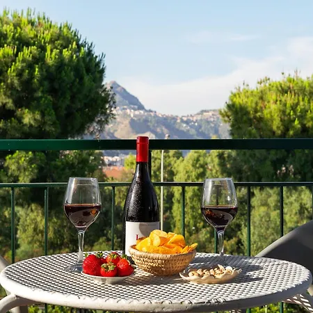 Apartament Collina Giardini-Naxos